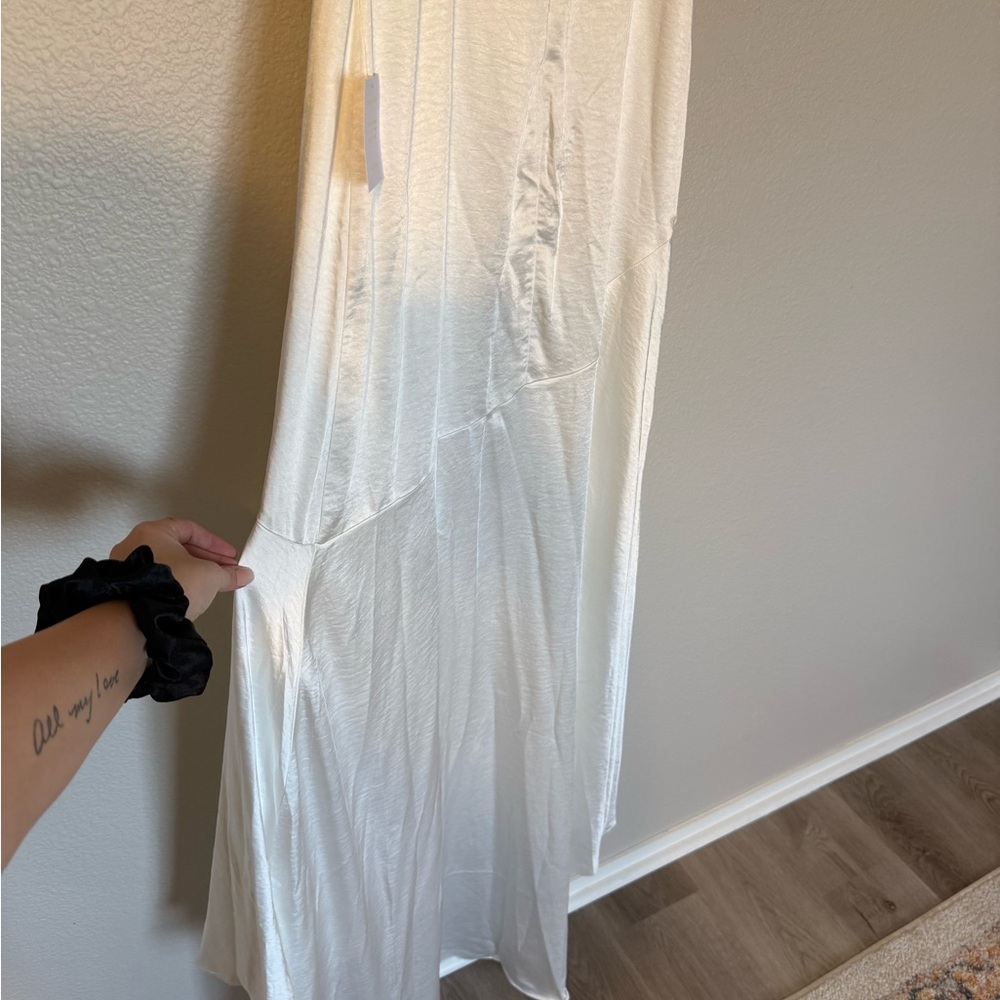 NWT Lulus Passionate Allure Ivory Satin Backless Cowl
Neck Maxi Dress Size Large - Picture 8 of 14